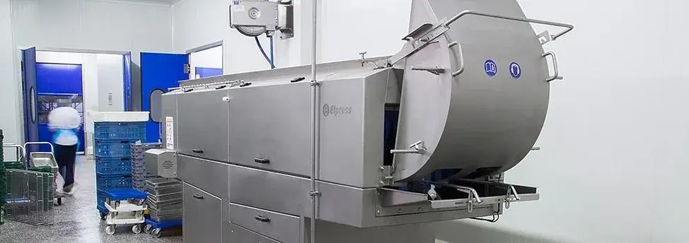 Crate washer