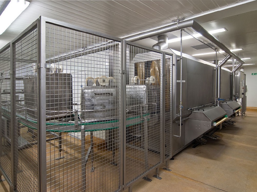 RUGGED AND ECONOMICAL BIN WASHER