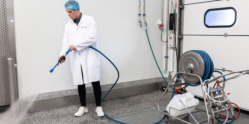 There is nothing that is more necessary for a cleaning installation than a stainless steel hose reel