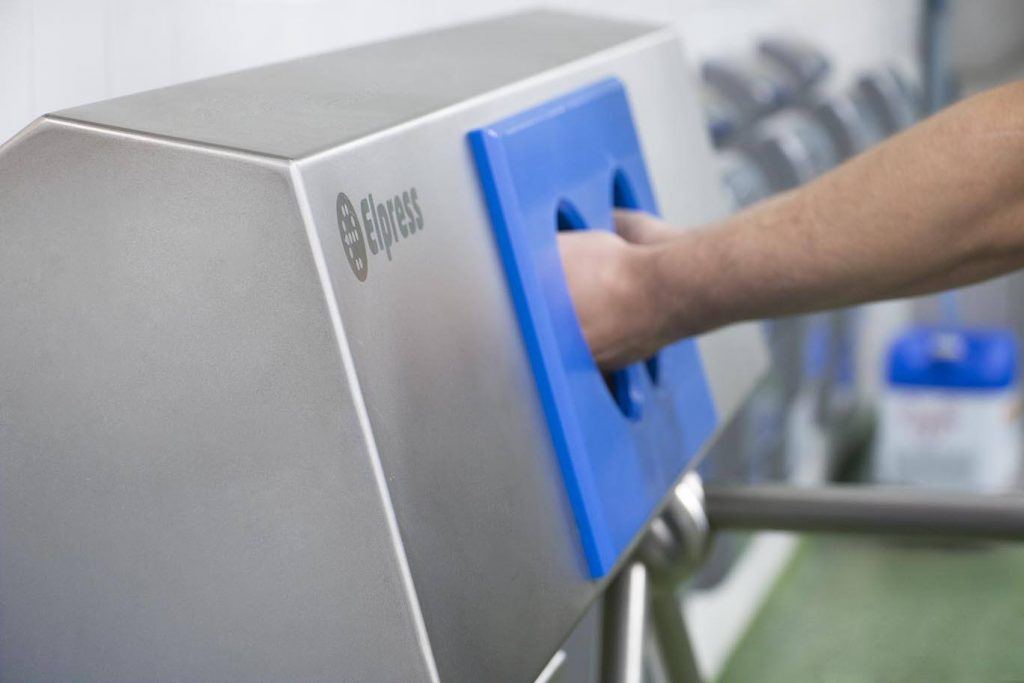 Sole cleaning and hand disinfection