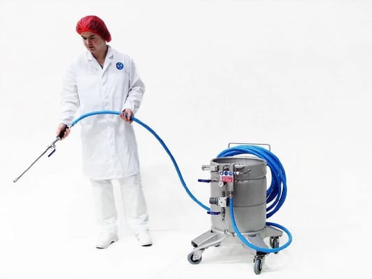 Mobile cleaning tank