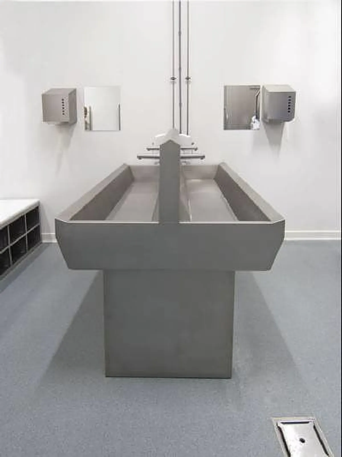 Elpress - References - Ter Beke - Double wash basin