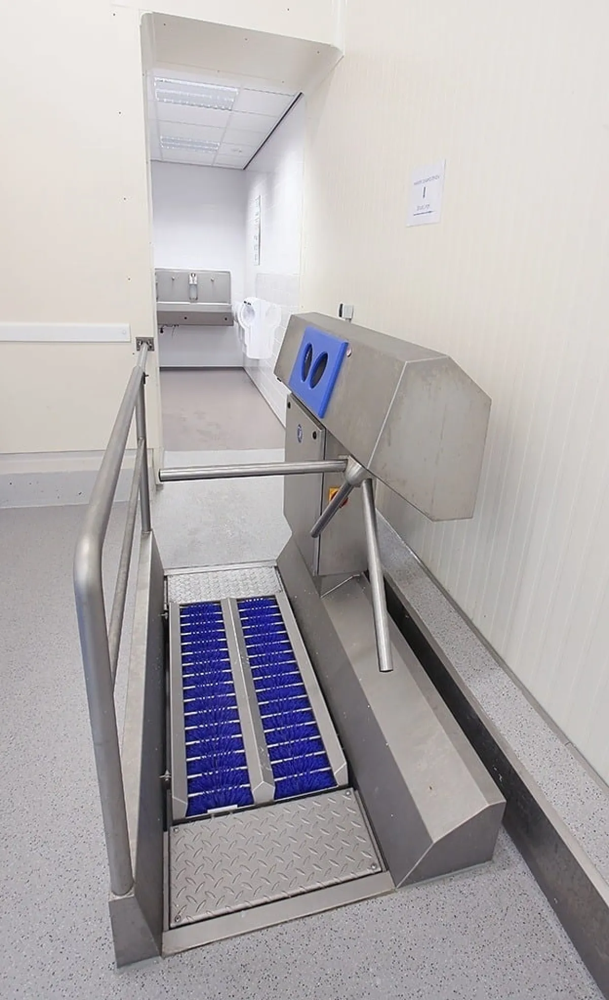 Elpress - Hygiene entrance (Sole cleaning and hand disinfection)